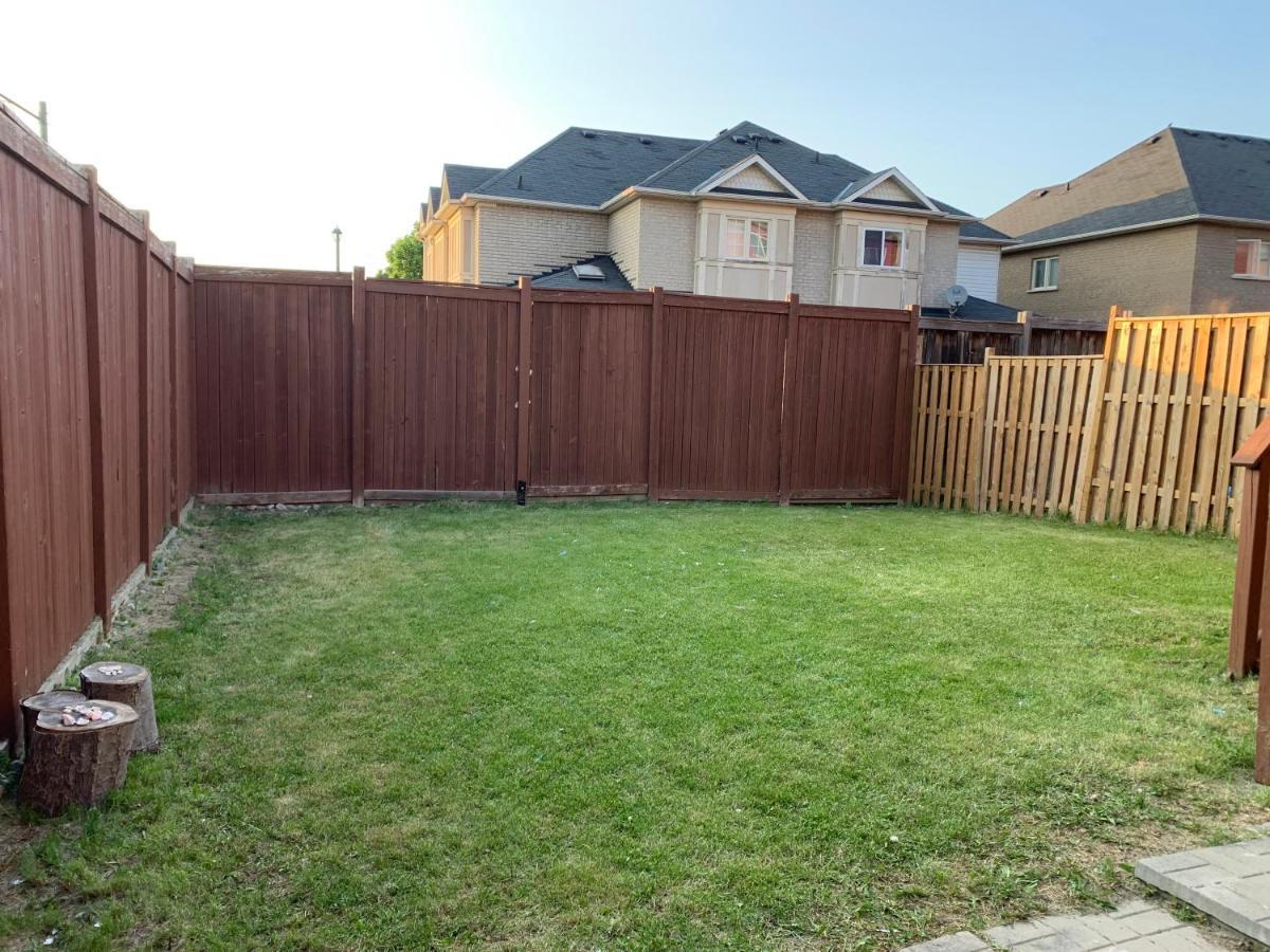 Jazzy Home Stay Mississauga Eksteriør billede