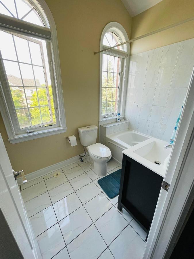 Jazzy Home Stay Mississauga Eksteriør billede